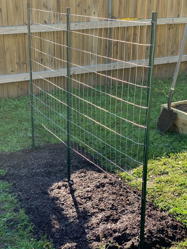 Welded wire fencing panels