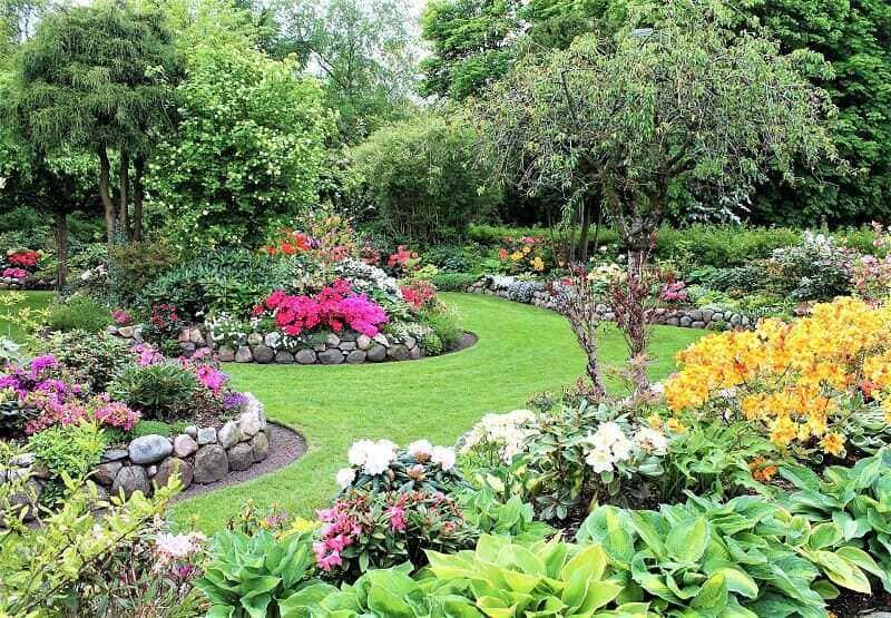 4-season flower bed